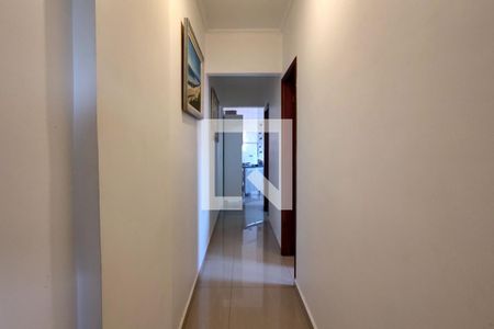 Corredor  de apartamento para alugar com 2 quartos, 70m² em Vila Tupi, Praia Grande
