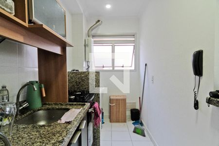 Cozinha de apartamento para alugar com 2 quartos, 45m² em Jaraguá, São Paulo