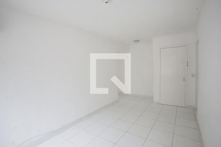 Sala de apartamento para alugar com 1 quarto, 40m² em Taquara, Rio de Janeiro