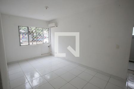 Sala de apartamento para alugar com 1 quarto, 40m² em Taquara, Rio de Janeiro