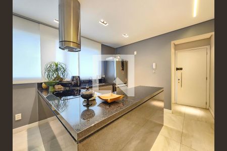 Cozinha de apartamento à venda com 2 quartos, 82m² em Vale do Sereno, Nova Lima