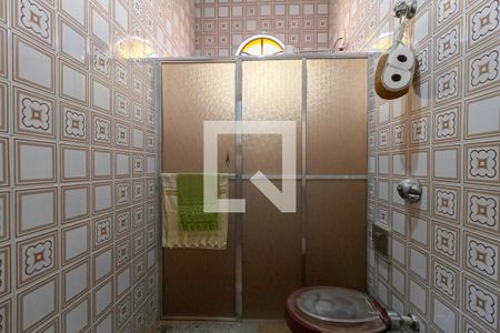 Banheiro social de casa à venda com 3 quartos, 586m² em São João Batista, Belo Horizonte