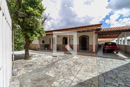 Fachada de casa à venda com 3 quartos, 586m² em São João Batista, Belo Horizonte