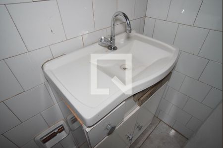 Banheiro Corredor de apartamento para alugar com 2 quartos, 49m² em Jardim Itu, Porto Alegre
