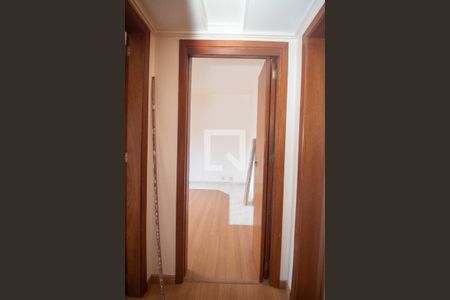 Corredor de apartamento à venda com 2 quartos, 67m² em Teresópolis, Porto Alegre