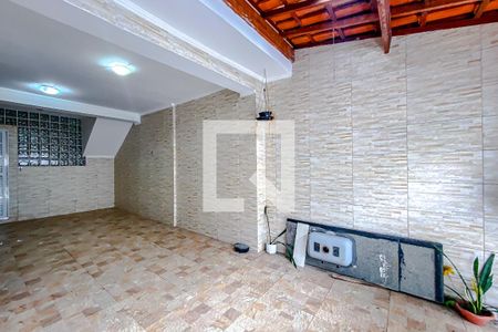 Garagem de casa à venda com 8 quartos, 400m² em Vila Invernada, São Paulo