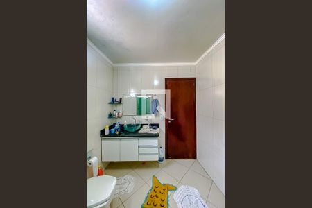 Banheiro (Casa 2) de casa à venda com 8 quartos, 400m² em Vila Invernada, São Paulo