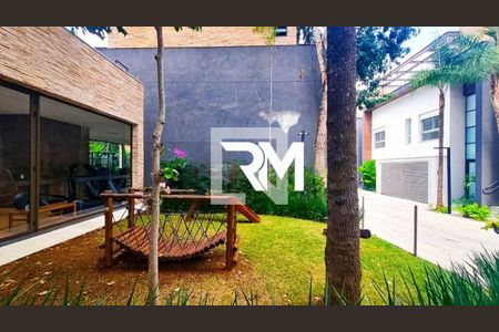 Casa à venda com 3 quartos, 370m² em Jardim dos Estados, São Paulo