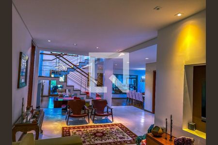 Casa à venda com 4 quartos, 454m² em Jardim dos Estados, São Paulo