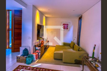 Casa à venda com 4 quartos, 454m² em Jardim dos Estados, São Paulo