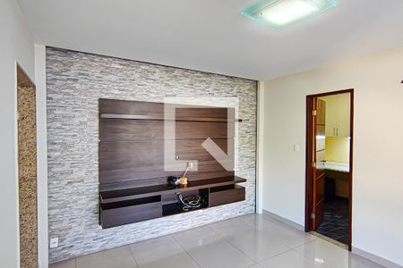 Sala de casa para alugar com 3 quartos, 100m² em Taquara, Rio de Janeiro