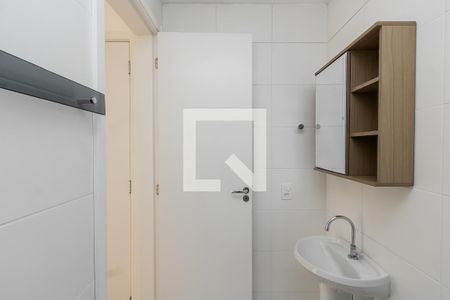 Banheiro de apartamento para alugar com 1 quarto, 29m² em Vila Penteado, São Paulo