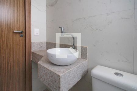 Banheiro de apartamento à venda com 2 quartos, 50m² em Padre Eustáquio, Belo Horizonte