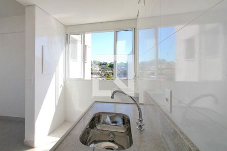 Cozinha de apartamento à venda com 2 quartos, 50m² em Padre Eustáquio, Belo Horizonte