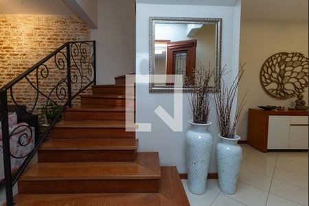 Circulação de casa à venda com 5 quartos, 214m² em Alto da Lapa, São Paulo