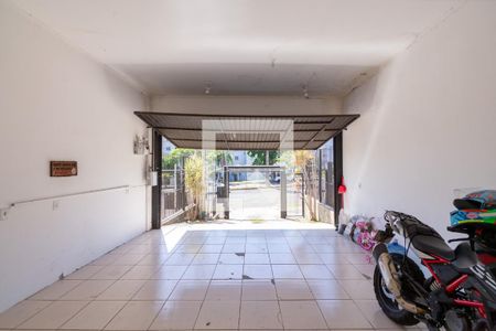 Garagem de casa para alugar com 3 quartos, 249m² em Parque Santa Fé, Porto Alegre