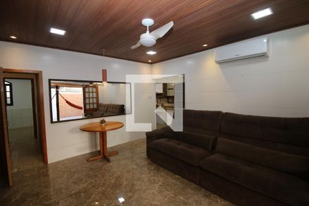 Sala de apartamento para alugar com 3 quartos, 120m² em Olaria, Rio de Janeiro