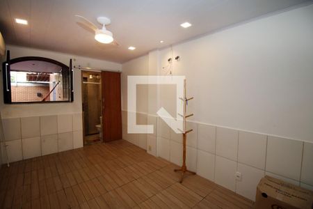 Suíte de apartamento para alugar com 3 quartos, 120m² em Olaria, Rio de Janeiro