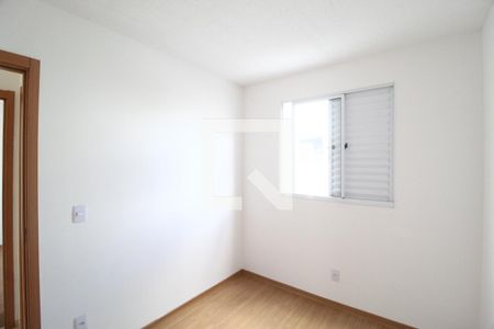 Quarto 1 de apartamento para alugar com 2 quartos, 40m² em Laranjeiras, Uberlândia