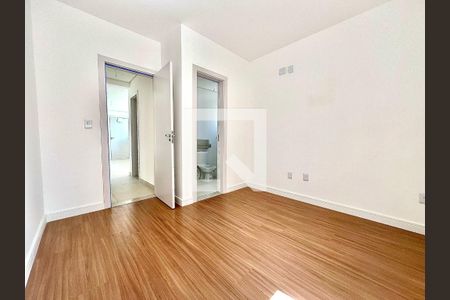 Suíte de apartamento à venda com 3 quartos, 70m² em Itapoã, Belo Horizonte