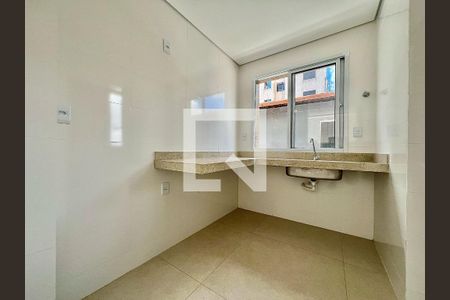 Cozinha de apartamento à venda com 3 quartos, 70m² em Itapoã, Belo Horizonte