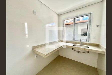 Cozinha de apartamento para alugar com 3 quartos, 70m² em Itapoã, Belo Horizonte