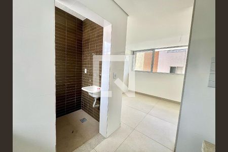 Cozinha de apartamento à venda com 3 quartos, 70m² em Itapoã, Belo Horizonte