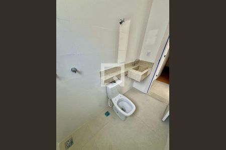 Banheiro Social de apartamento para alugar com 3 quartos, 70m² em Itapoã, Belo Horizonte