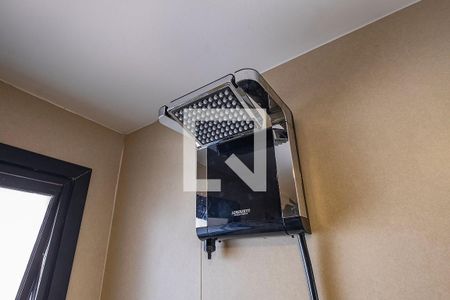 Banheiro de kitnet/studio para alugar com 1 quarto, 32m² em Pinheiros, São Paulo