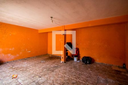 Garagem de casa à venda com 2 quartos, 220m² em Vila Guarará, Santo André