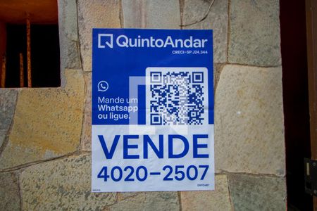 Plaquinha instalada na fachada de casa à venda com 2 quartos, 220m² em Vila Guarará, Santo André