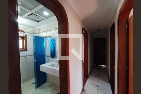 Corredor  de apartamento à venda com 3 quartos, 188m² em Campestre, Santo André