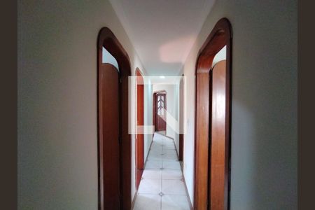 Corredor  de apartamento à venda com 3 quartos, 188m² em Campestre, Santo André