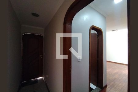Corredor  de apartamento à venda com 3 quartos, 188m² em Campestre, Santo André