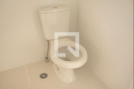 Banheiro de kitnet/studio para alugar com 1 quarto, 27m² em Vila da Saúde, São Paulo