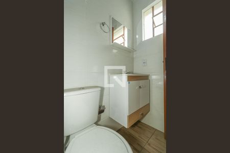 Banheiro de apartamento para alugar com 1 quarto, 55m² em Humaitá, Porto Alegre