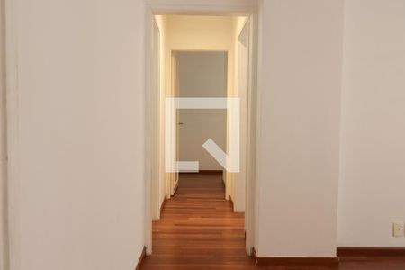 Corredor quartos de apartamento para alugar com 2 quartos, 135m² em Itaim Bibi, São Paulo