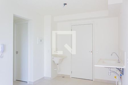 Sala/Cozinha de apartamento à venda com 2 quartos, 35m² em Parque Industrial Tomas Edson, São Paulo