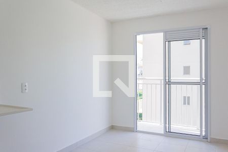 Sala/Cozinha de apartamento à venda com 2 quartos, 35m² em Parque Industrial Tomas Edson, São Paulo