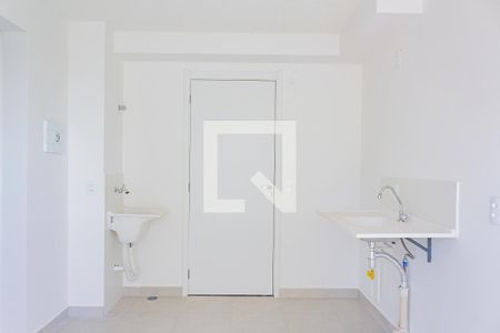 Sala/Cozinha de apartamento à venda com 2 quartos, 35m² em Parque Industrial Tomas Edson, São Paulo