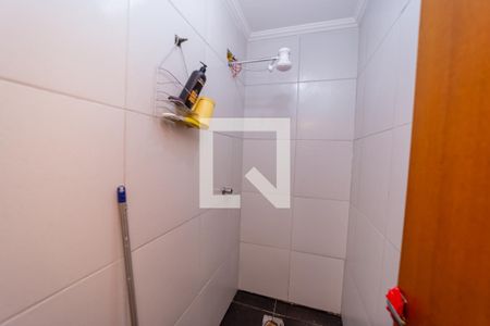Banheiro de Serviço de casa à venda com 2 quartos, 180m² em Jardim Matarazzo, São Paulo