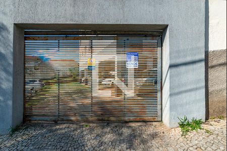 Placa de vende instalada na fachada do prédio (GANU-149) de apartamento à venda com 3 quartos, 70m² em Jardim America, Belo Horizonte