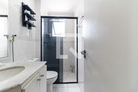 Banheiro Social de apartamento para alugar com 2 quartos, 65m² em Vila Gumercindo, São Paulo