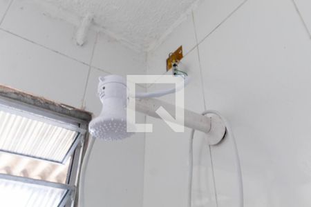 Banheiro de casa para alugar com 1 quarto, 25m² em Vila Franci, São Paulo