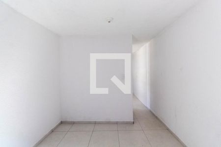 Sala/Quarto de casa para alugar com 1 quarto, 25m² em Vila Franci, São Paulo
