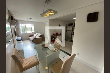 Sala de casa de condomínio para alugar com 3 quartos, 120m² em Rio Cotia, Cotia