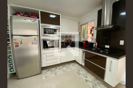 Cozinha de casa de condomínio para alugar com 3 quartos, 120m² em Rio Cotia, Cotia