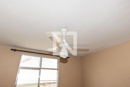 Sala de apartamento à venda com 2 quartos, 48m² em Olaria, Rio de Janeiro