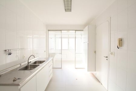 Cozinha de apartamento para alugar com 2 quartos, 74m² em Vila Andrade, São Paulo