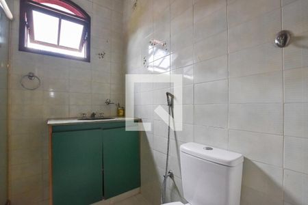 Banheiro de casa à venda com 3 quartos, 216m² em Maria Paula, Niterói